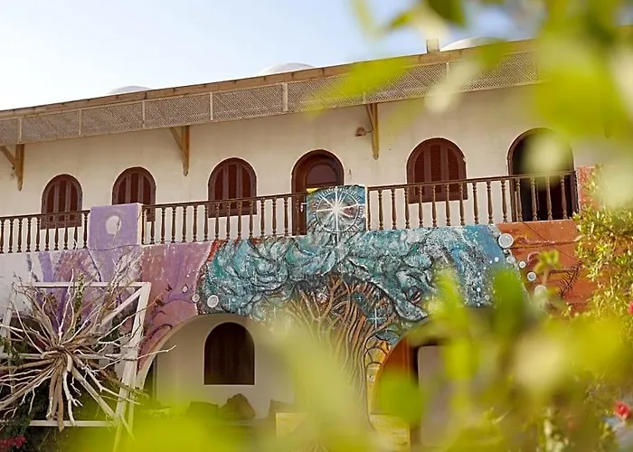 فندق Nook Seaview دهب