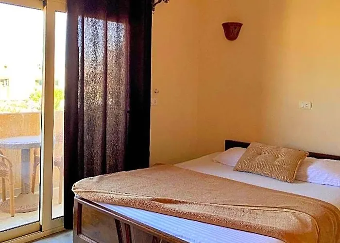 Nook Seaview فندق دهب