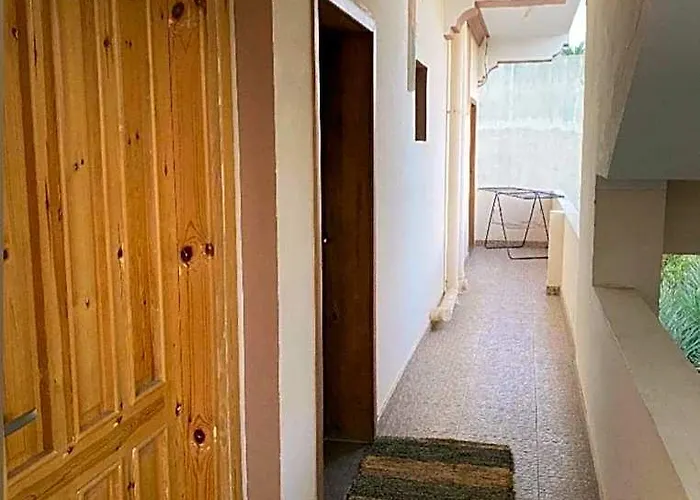 Nook Seaview فندق